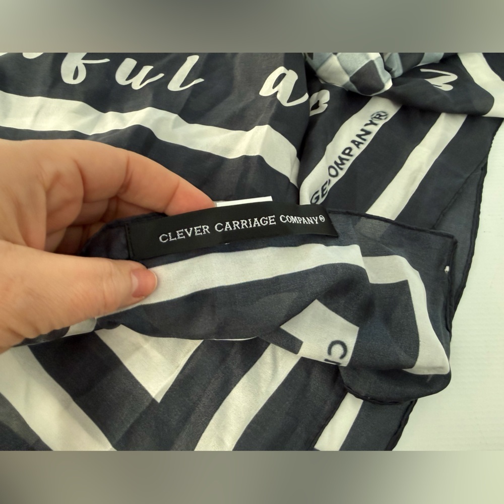 Clever Carriage Company Rose Patterned Scarf - Black and Red 💯 Silk - Picture 10 of 11